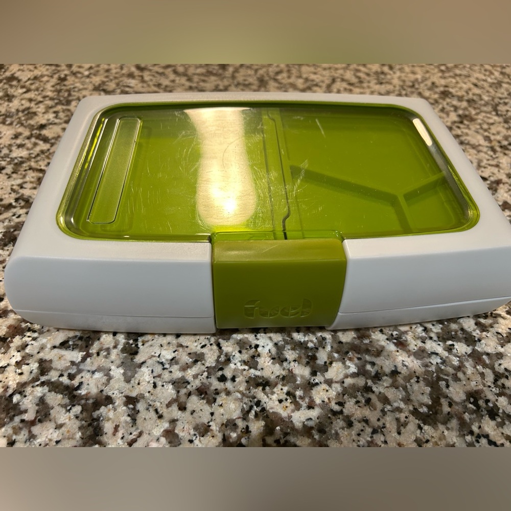 Home Presence Fuel Lunch Box with Snap Tight Latch